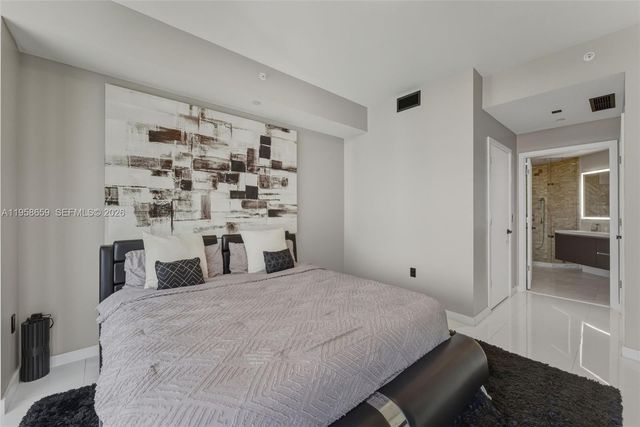 851 NE 1st Ave 4303, Miami, FL 33132