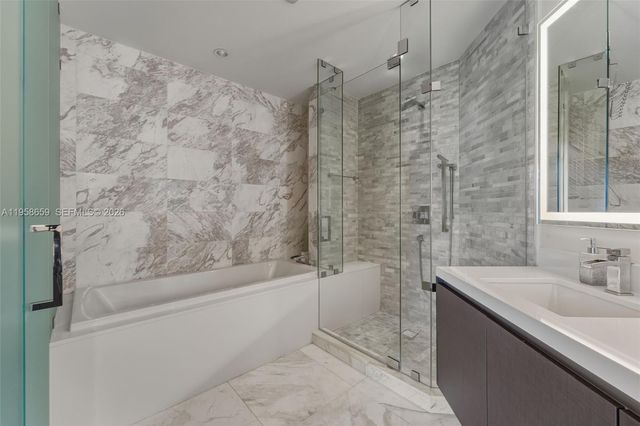 851 NE 1st Ave 4303, Miami, FL 33132