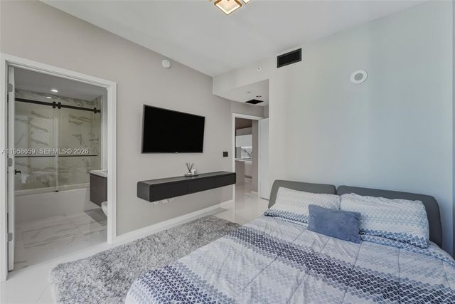 851 NE 1st Ave 4303, Miami, FL 33132