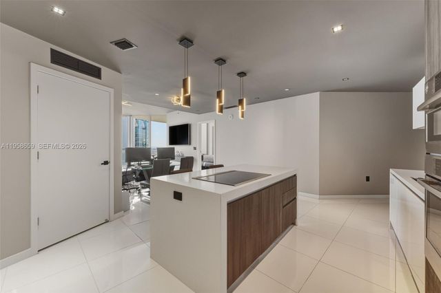 851 NE 1st Ave 4303, Miami, FL 33132