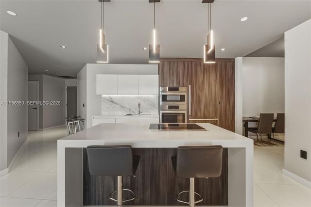 851 NE 1st Ave 4303, Miami, FL 33132