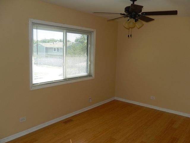 1402 Bear Flag Drive 53-2, Hanover Park, IL 60133