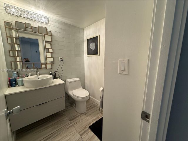 19370 Collins Avenue 1022, Sunny Isles Beach, FL 33160