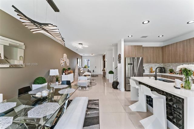 7226 NW 103rd Path, Doral, FL 33178