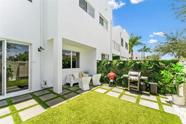 7226 NW 103rd Path, Doral, FL 33178