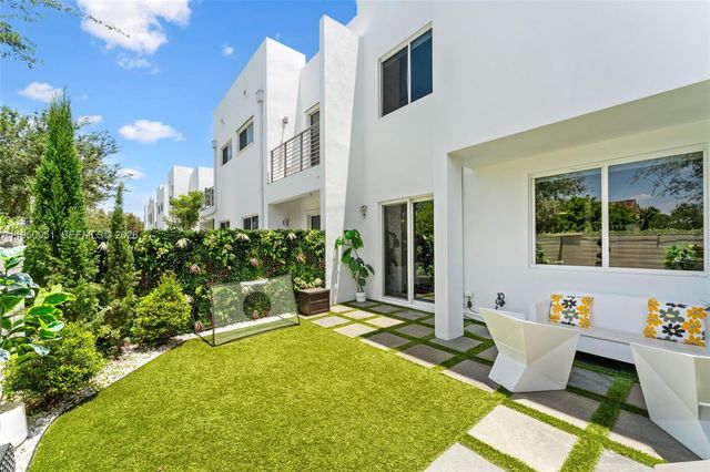 7226 NW 103rd Path, Doral, FL 33178