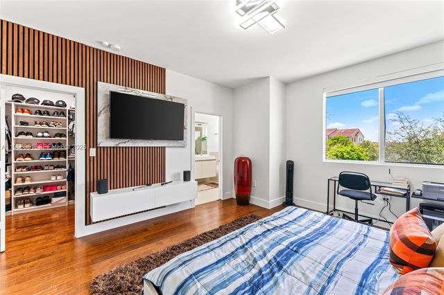 7226 NW 103rd Path, Doral, FL 33178