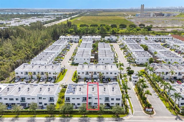 7226 NW 103rd Path, Doral, FL 33178