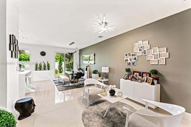 7226 NW 103rd Path, Doral, FL 33178