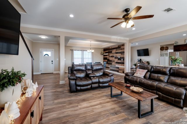 659 Thormeyer, Seguin, TX 78155