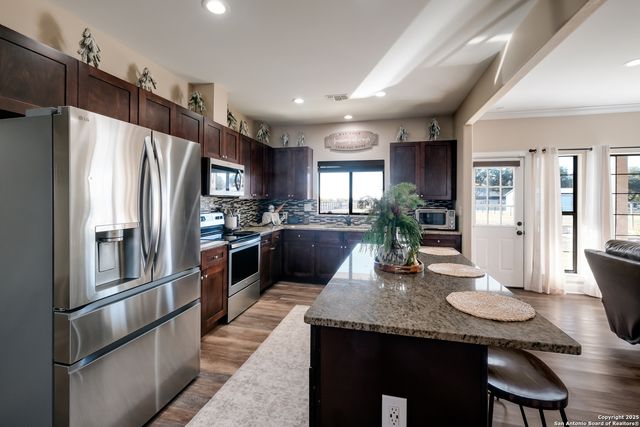 659 Thormeyer, Seguin, TX 78155