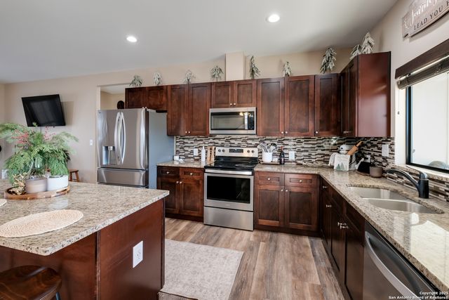 659 Thormeyer, Seguin, TX 78155