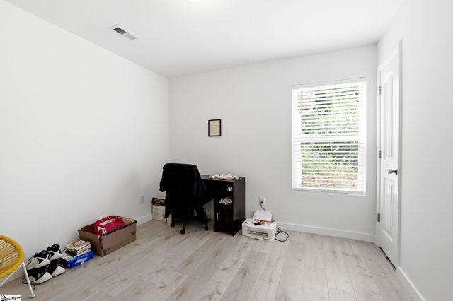 832 Fairwood Drive, Woodruff, SC 29388