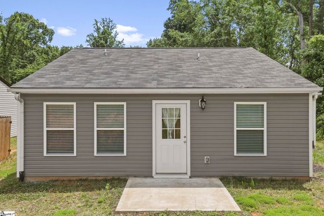 832 Fairwood Drive, Woodruff, SC 29388