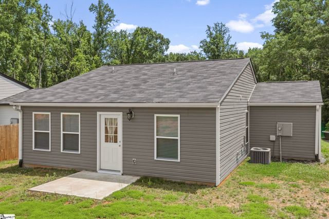 832 Fairwood Drive, Woodruff, SC 29388