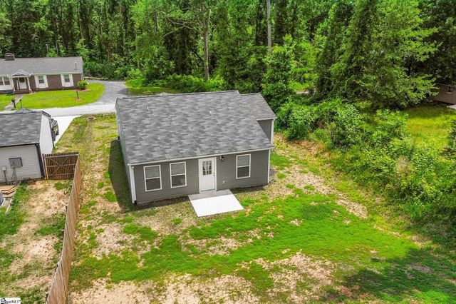832 Fairwood Drive, Woodruff, SC 29388