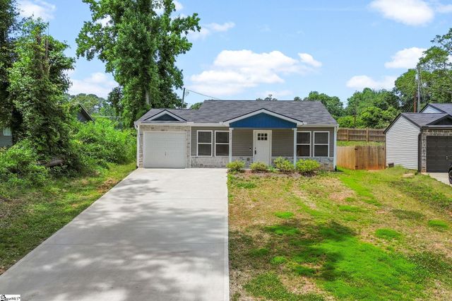 832 Fairwood Drive, Woodruff, SC 29388