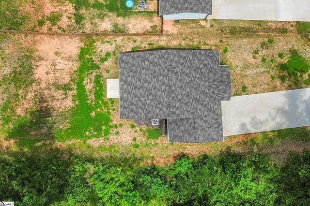 832 Fairwood Drive, Woodruff, SC 29388