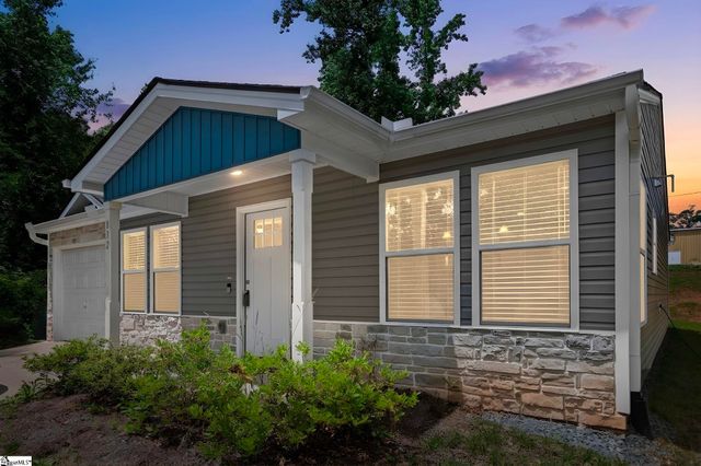 832 Fairwood Drive, Woodruff, SC 29388