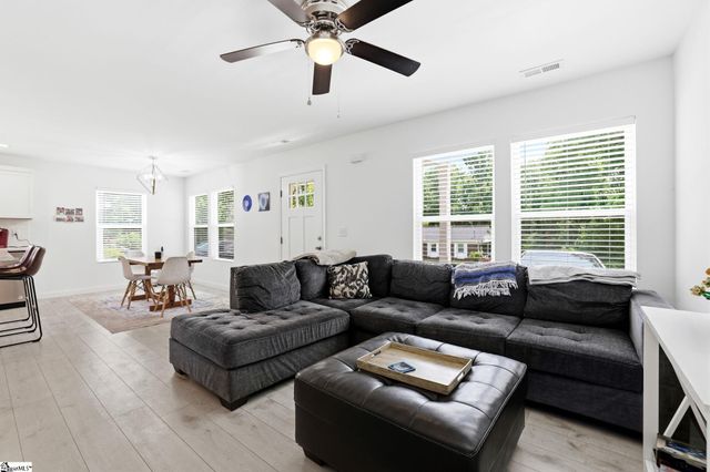832 Fairwood Drive, Woodruff, SC 29388