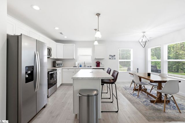 832 Fairwood Drive, Woodruff, SC 29388