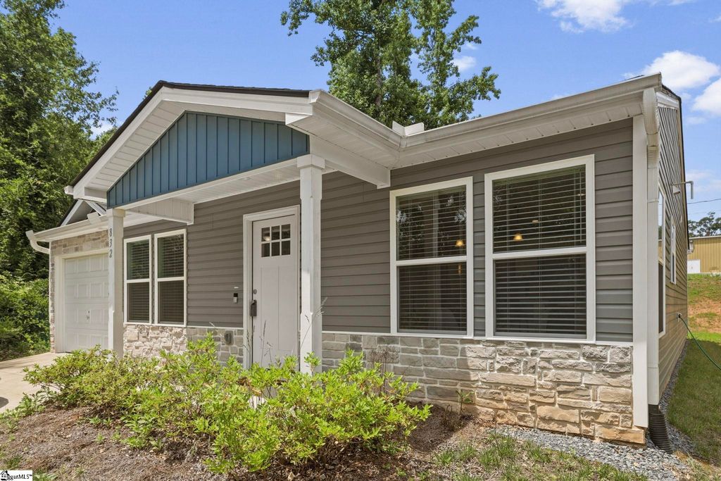 832 Fairwood Drive, Woodruff, SC 29388