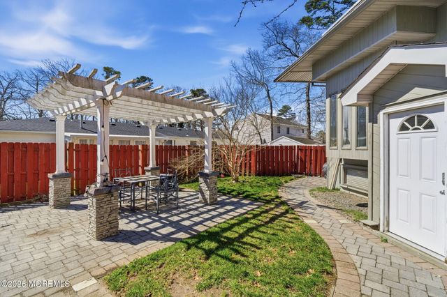 217 Lenape Trail, Forked River, NJ 08731