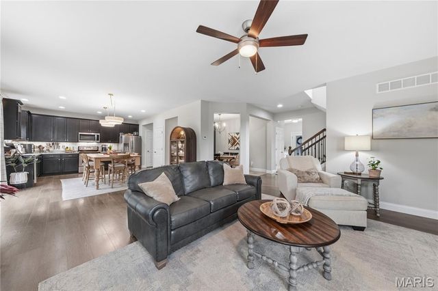 209 Grayleaf Court, Wentzville, MO 63385