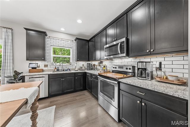 209 Grayleaf Court, Wentzville, MO 63385
