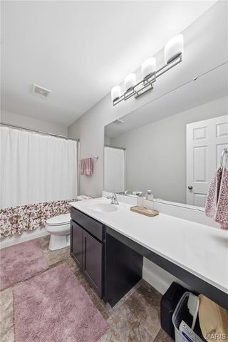 209 Grayleaf Court, Wentzville, MO 63385