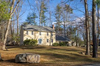 8 Highland Rd, Acton, MA 01720