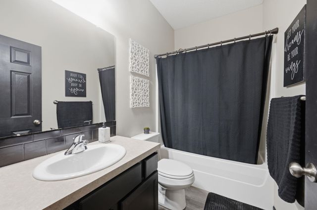 2125 E Brookstone, Derby, KS 67037