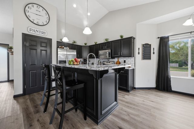 2125 E Brookstone, Derby, KS 67037
