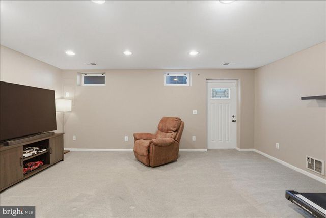 20361 HARTWELL ST, Ashburn, VA 20147