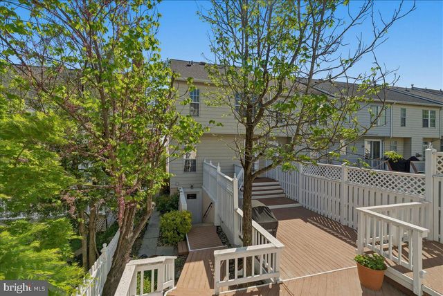 20361 HARTWELL ST, Ashburn, VA 20147