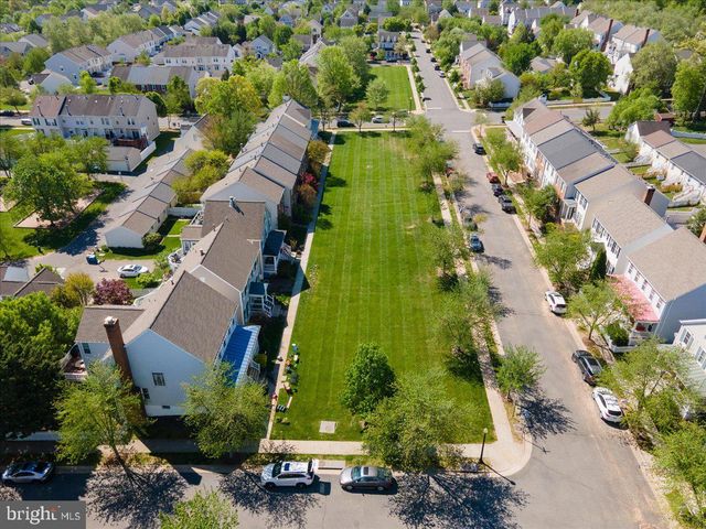 20361 HARTWELL ST, Ashburn, VA 20147