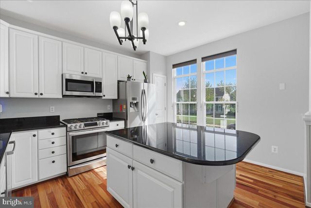 20361 HARTWELL ST, Ashburn, VA 20147
