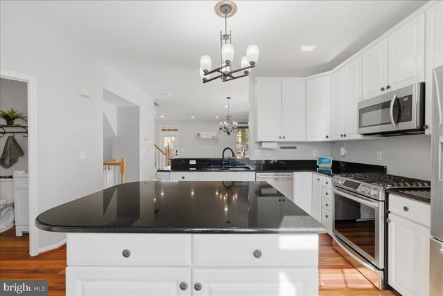 20361 HARTWELL ST, Ashburn, VA 20147
