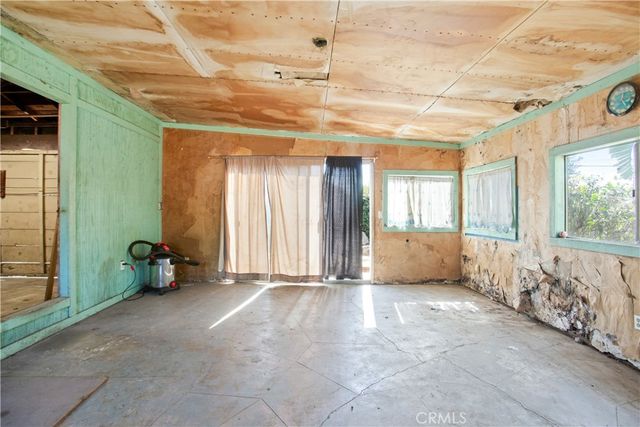 17292 Owen Street, Fontana, CA 92335