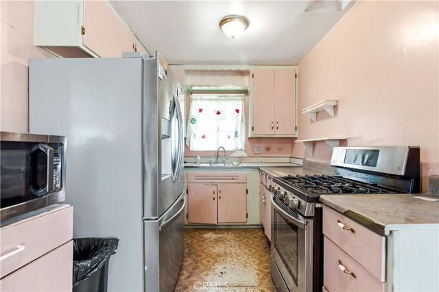 17292 Owen Street, Fontana, CA 92335