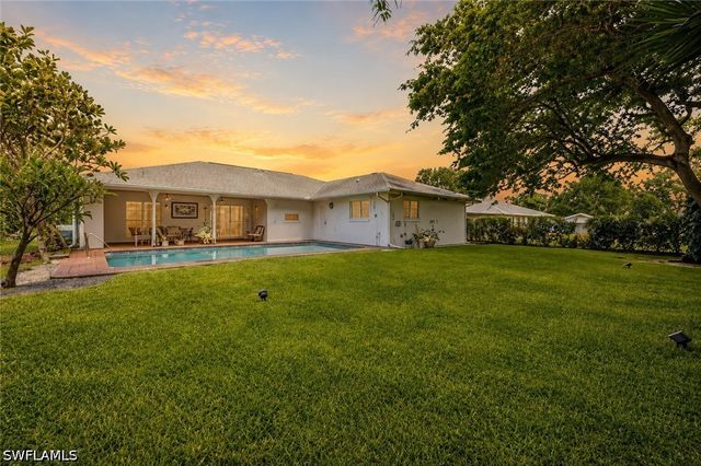 162 Westwood DR, Naples, FL 34110
