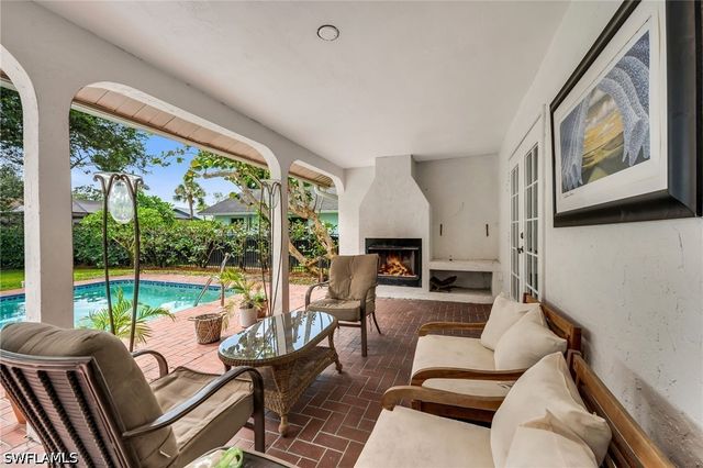 162 Westwood DR, Naples, FL 34110