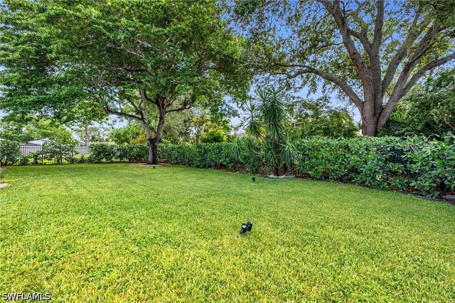 162 Westwood DR, Naples, FL 34110