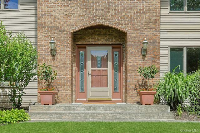22 Peach Street, Nanuet, NY 10954