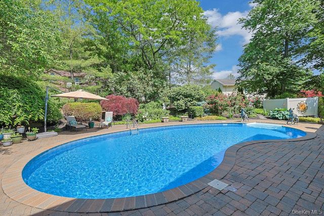 22 Peach Street, Nanuet, NY 10954