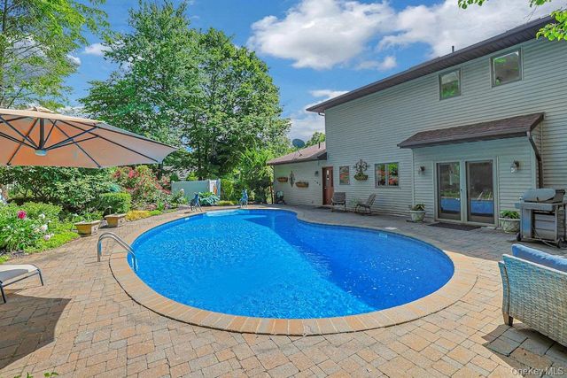 22 Peach Street, Nanuet, NY 10954