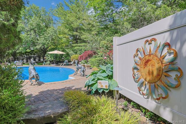 22 Peach Street, Nanuet, NY 10954