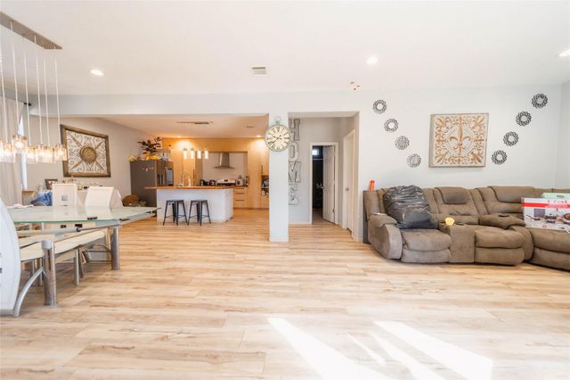 11 Seth Blvd, Cleveland, TX 77328