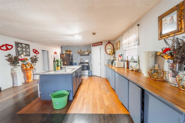 11 Seth Blvd, Cleveland, TX 77328