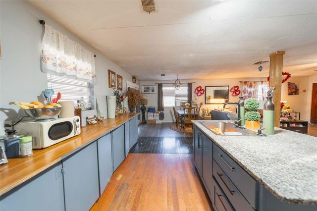 11 Seth Blvd, Cleveland, TX 77328